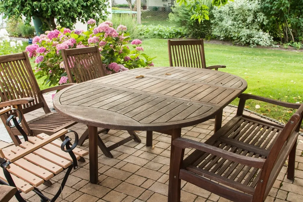 Terrasse en bois et massifs · Aulnay-sous-Bois